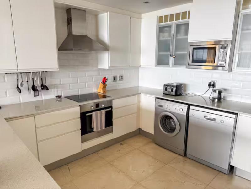 To Let 2 Bedroom Property for Rent in Dolphin Beach Western Cape